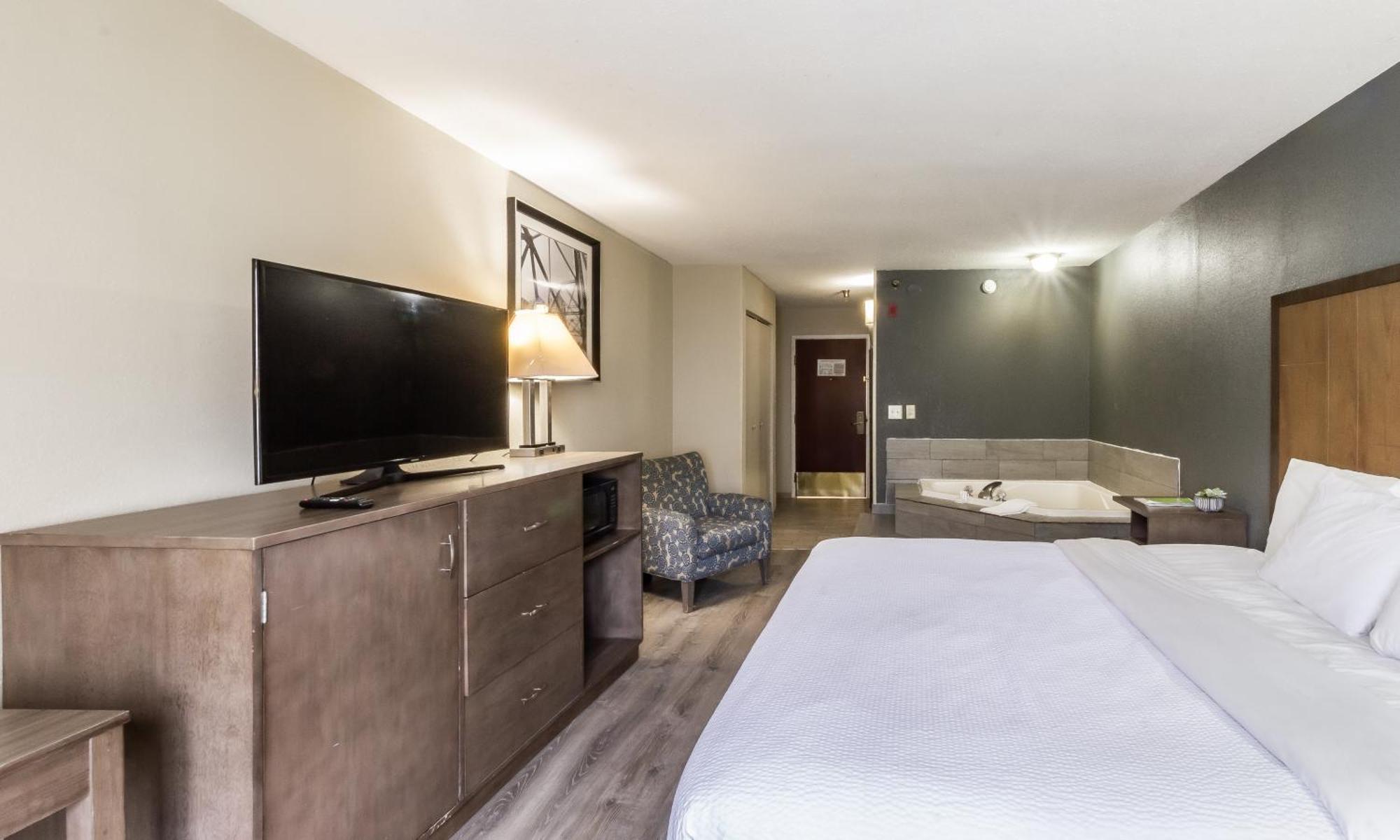 La Quinta Inn By Wyndham Richmond South Chester Exterior photo